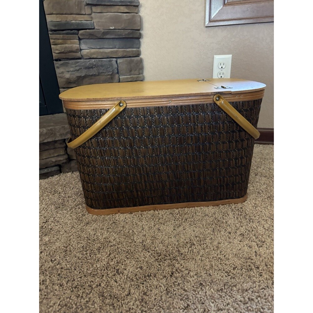 Vintage Buckeye By Burlington Picnic Basket Metal Handles Excellent Shape